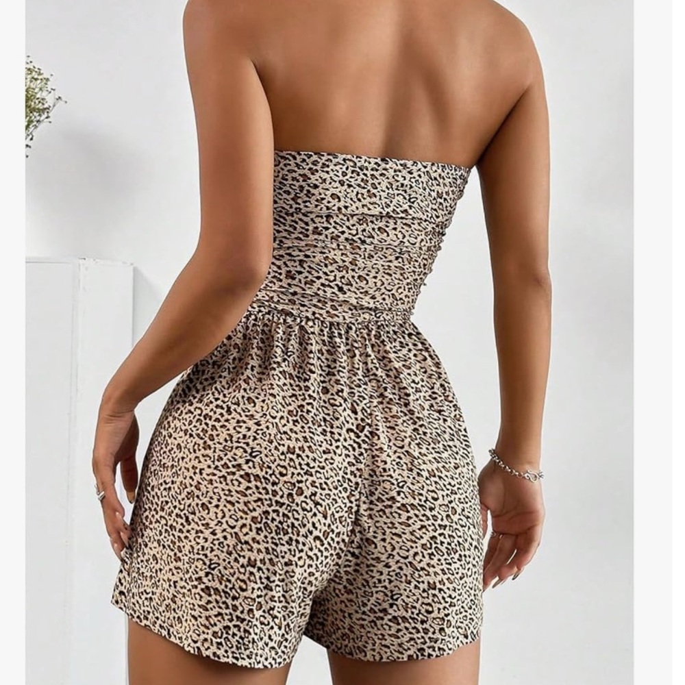 Leopard Print Strapless Romper - Picture 2 of 4